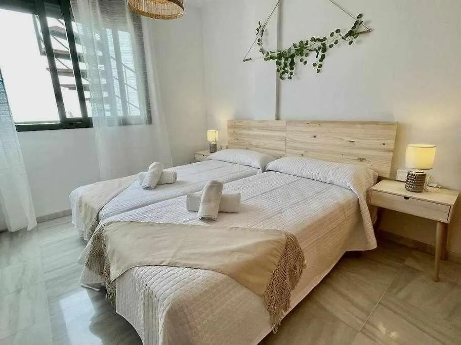 Atico Con Vistas Al Mar Y En Nerja Apartment