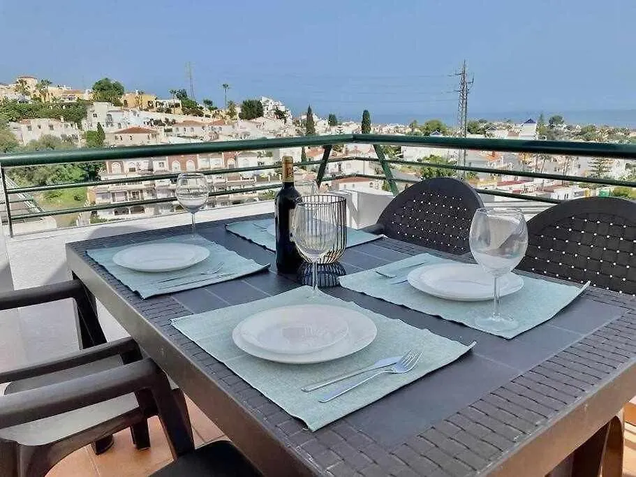 Atico Con Vistas Al Mar Y En Nerja Apartment